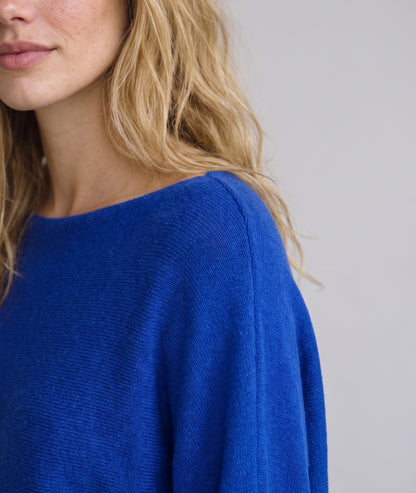 Pull manches longues femme Violona bleu roi coupe ample col bateau manches chauve-souris et poignets à volants
