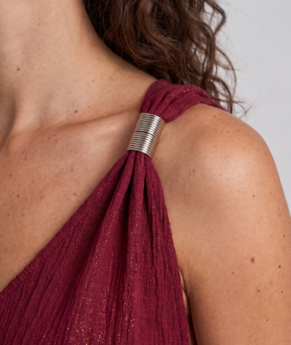 Robe midi Adel bordeau brillante à bretelles avec détails argentés — marque Carnaby