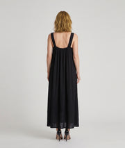 Robe longue Bij noire ample avec bretelles bijoux dorés — marque Carnaby