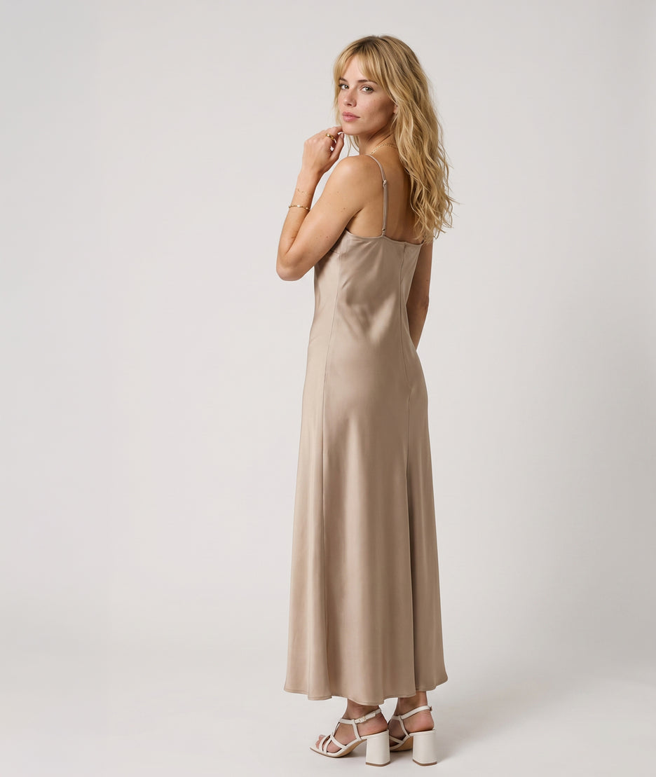 Robe longue Raso satinée col bénitier - beige