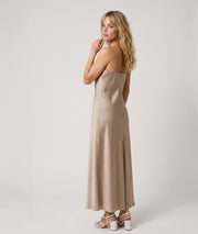Robe longue Raso satinée col bénitier - beige
