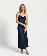 Robe longue Raso satinée col bénitier - marine