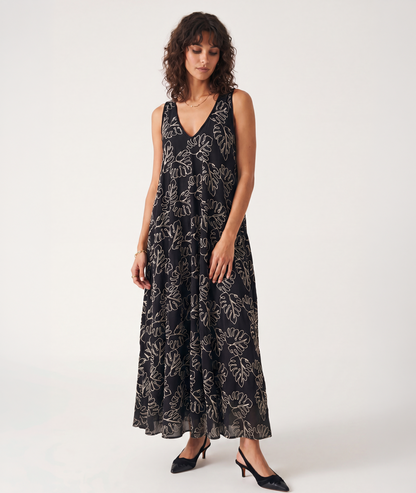  Robe Soraya noir broderie feuillage doré col V ample face - Carnaby
