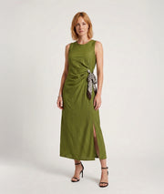 Robe longue habillée Tyna avec foulard couleur vert olive