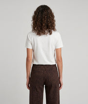 T-shirt Cane à broderie teckel marron porté de dos — Carnaby