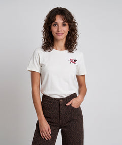 T-shirt Cane à broderie teckel marron porté de face — Carnaby