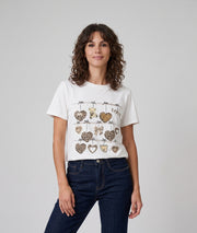 T-shirt Orso beige à motifs ourson et paillettes porté de face — Carnaby