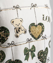 T-shirt Orso kaki à motifs ourson et paillettes porté de face — Carnaby