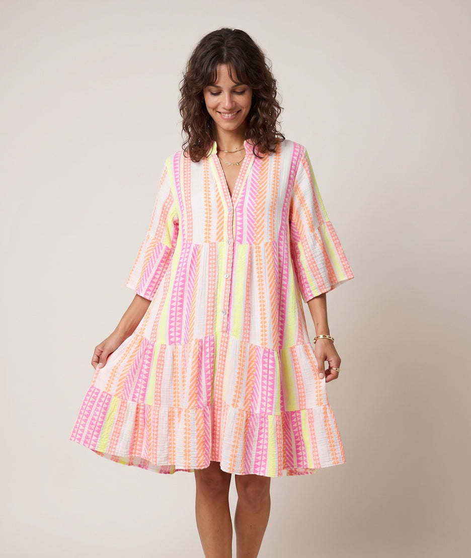 Robe Andre blanc gaze coton col mao volants étagés rayures colorées face — Carnaby