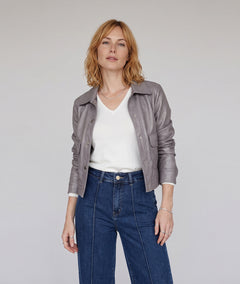 Veste courte femme Carla taupe effet brillant avec poches à rabat et boutons pression